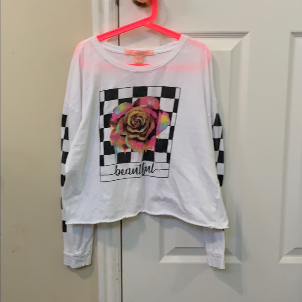 White crop top with flower (beautiful)